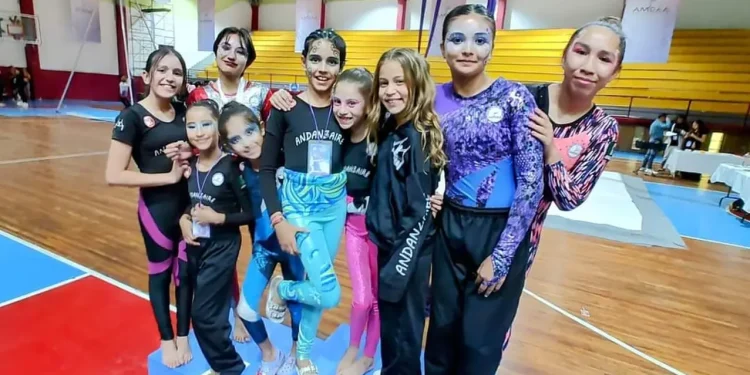 Selección de Bahía de Banderas se alza con cuatro medallas en el Campeonato Nacional de Danza Aérea
