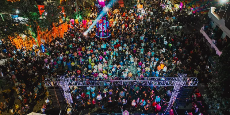 Festival Internacional de Día de Muertos en Bahía de Banderas deslumbra con desfile en Sayulita