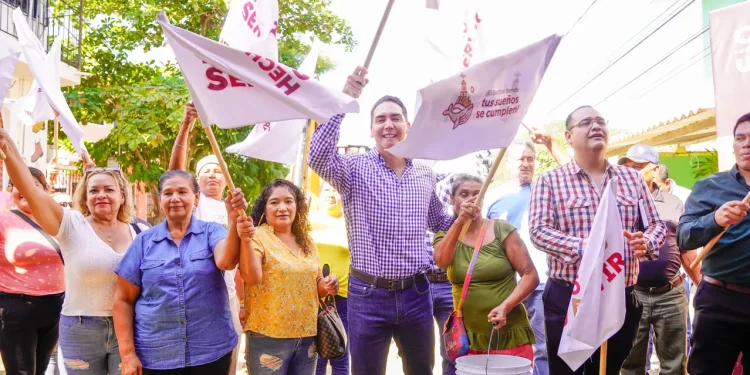 Héctor Santana anuncia 50 millones en obras para Bucerías