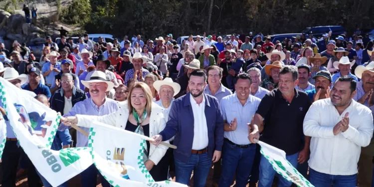 El Jorullo de fiesta: Pavimentarán el camino de acceso