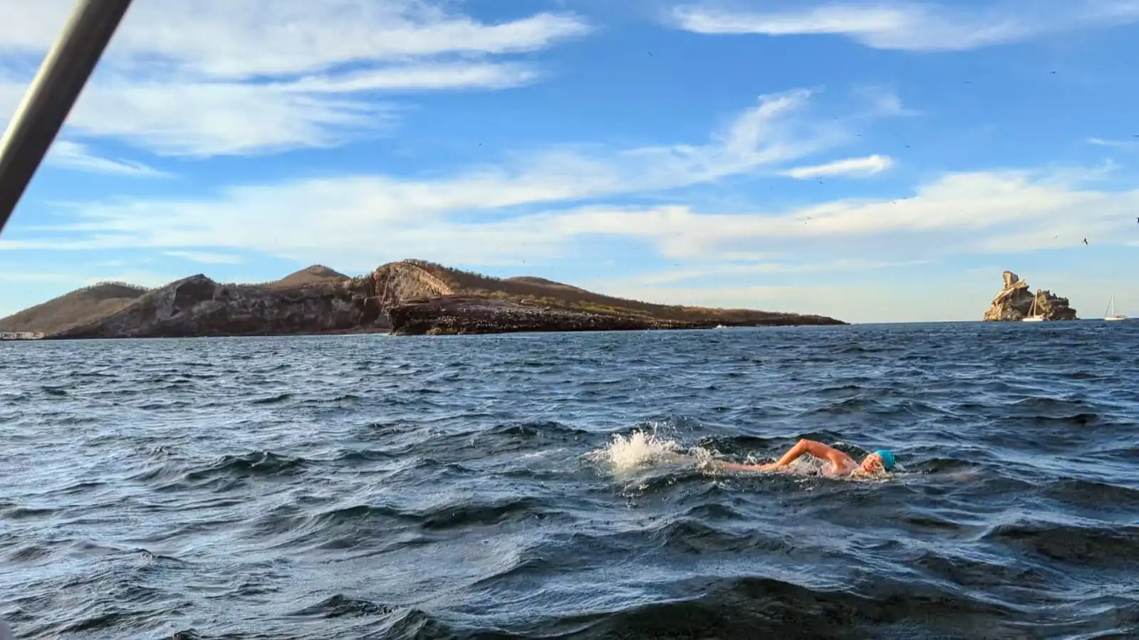 Stephanie Montero completa su entrenamiento de 25 KM en aguas abiertas en Nayarit 1 entrenamiento