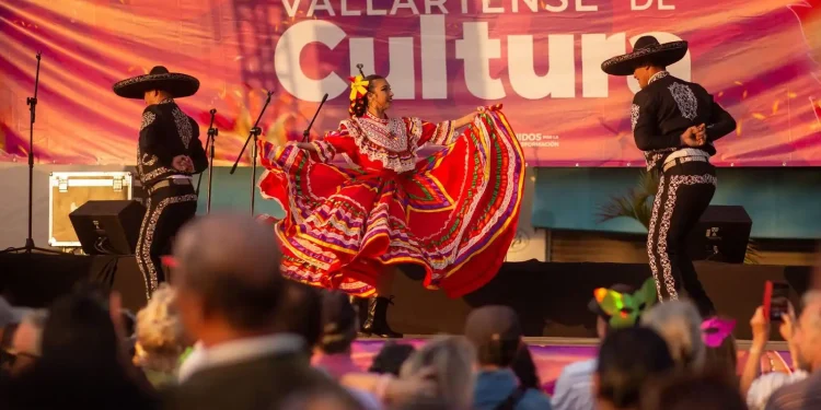 Puerto Vallarta se llena de fiesta con la segunda edición del Carnaval