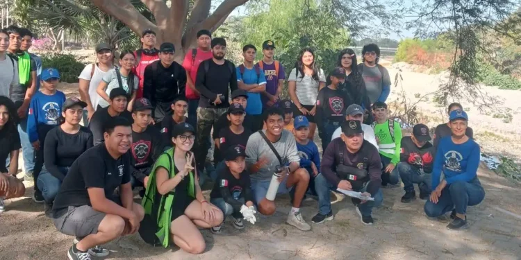 Panteras Negras impulsa jornada de limpieza en espacios públicos