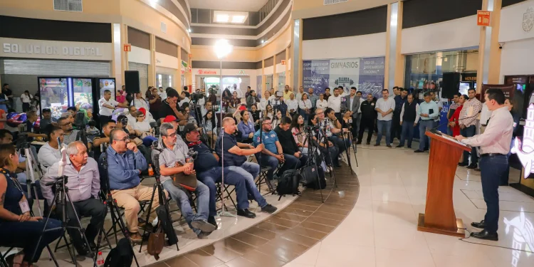 Héctor Santana rinde cuentas y destaca avances clave en Bahía de Banderas