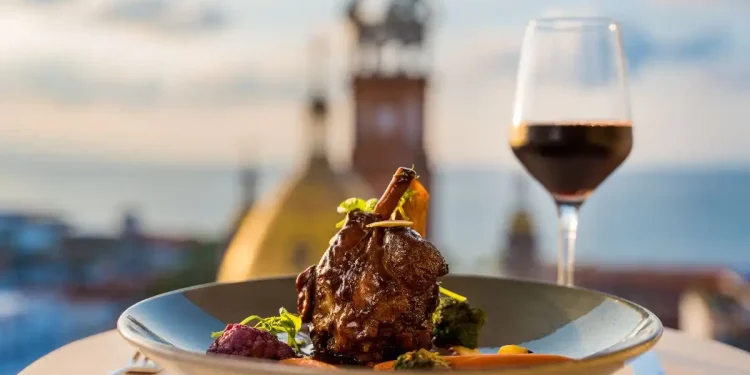 Puerto Vallarta se consolida como Destino Gastronómico Puerto Vallarta se consolida como Destino Gastronómico