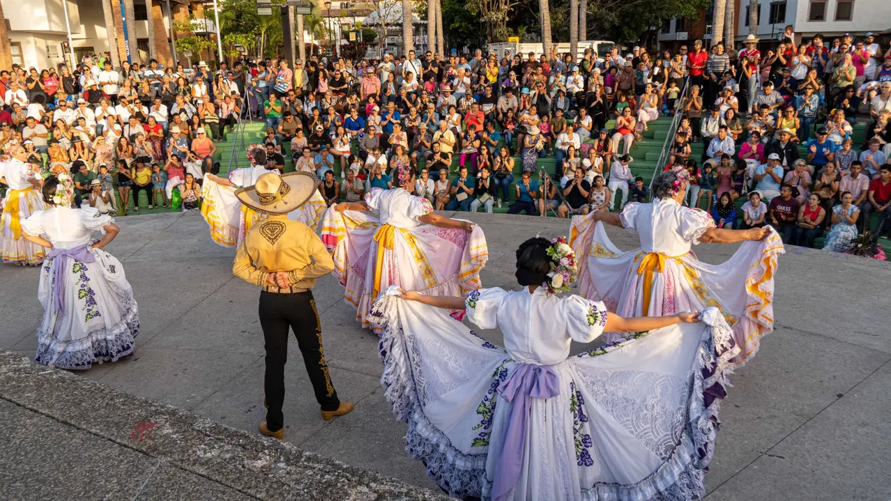 Primer Festival Folclórico Nacional del Adulto Mayor
