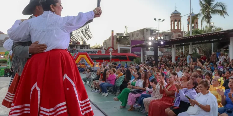 Tradición, alegría y talento en el Primer Festival Folclórico Nacional del Adulto Mayor