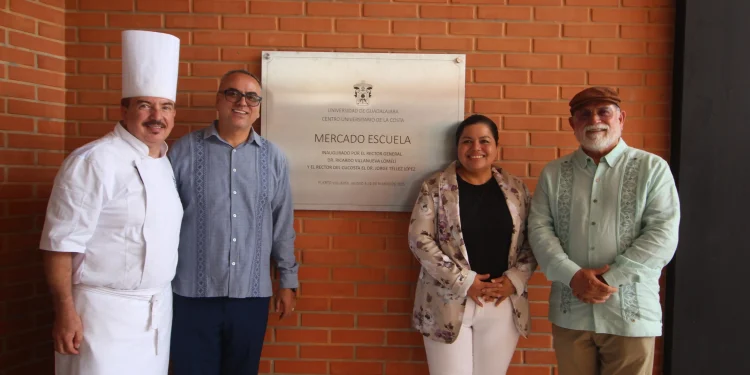 Deja Dr. Jorge Téllez funcionando el Centro Cultural y Mercado Escuela del CUCosta