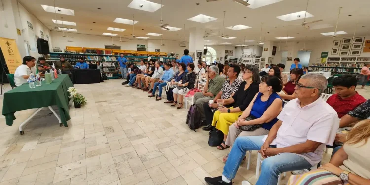 Cine como espejo y expresión: Arturo Montero conecta con el público del FICPV25 Cine como espejo y expresión: Arturo Montero conecta con el público del FICPV25