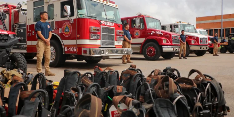 Vallarta recibe histórica entrega de equipo para Protección Civil y Bomberos