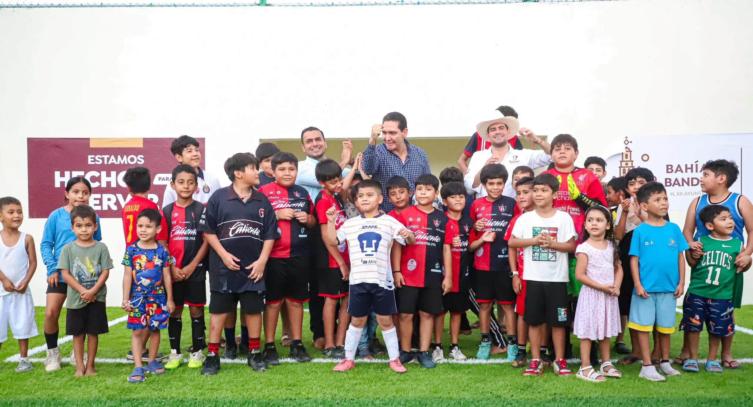 Nueva cancha de fútbol rápido para los jóvenes de Jardines del Sol 1 WhatsApp Image 2025 06 17 at 10.01.06 scaled