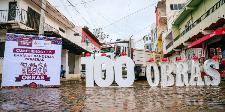 Héctor Santana arranca la obra número 100 de su gobierno en Bucerías