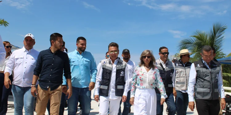 Rectora del CUCosta acompaña al Gobernador en gira de trabajo en Puerto Vallarta
