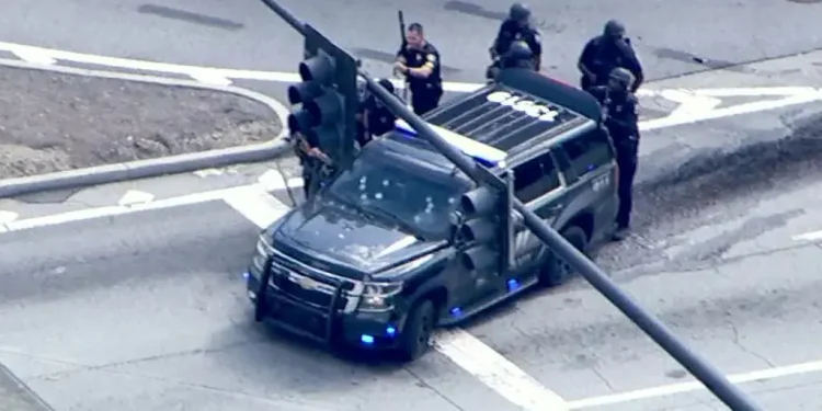 ¿Pronto será tendencia? Un hombre armado acribilla la sede de los CDC y mata a un policía ¿Pronto será tendencia? Un hombre armado acribilla la sede de los CDC y mata a un policía