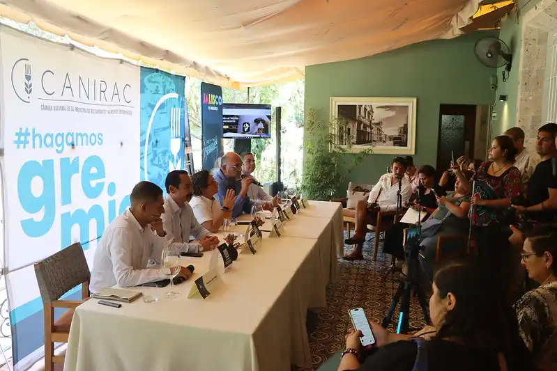 Jalisco consolida su liderazgo turístico con el Summit Restaurantero 2025 1 54796844674 70c8cef649 c