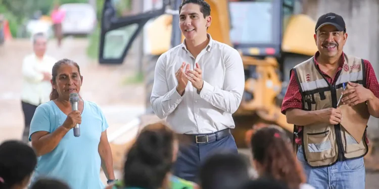 “Sayulita ya no será un pueblo olvidado”: Héctor Santana