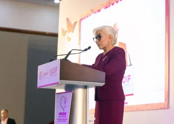 Beatriz Estrada Martínez rinde su cuarto informe al frente del DIF Nayarit