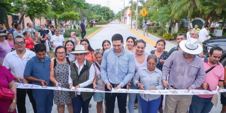 Bahía de Banderas: Entregan la primera etapa de la Avenida México en Valle Dorado Bahía de Banderas: Entregan la primera etapa de la Avenida México en Valle Dorado