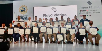 Puerto Vallarta recibe reconocimiento Playa Platino Puerto Vallarta recibe reconocimiento Playa Platino