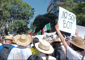 Crisis económica y política en México Crisis económica y política en México