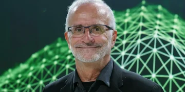 Ramón López de Mántaras: «Millones de personas son necesarias para que la IA funcione»