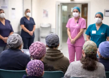 Masivo reclamo en la Clínica 42 del IMSS: 100 pacientes oncológicos piden permanencia del personal Masivo reclamo en la Clínica 42 del IMSS: 100 pacientes oncológicos piden permanencia del personal