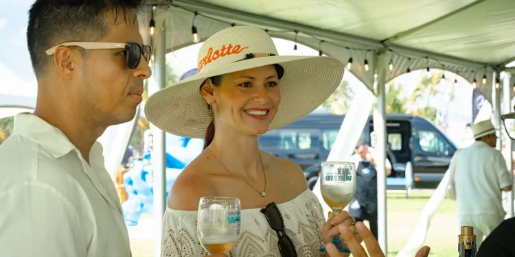 Puerto Vallarta reúne a 2 mil 500 asistentes en la quinta edición de VINOMA Weekend