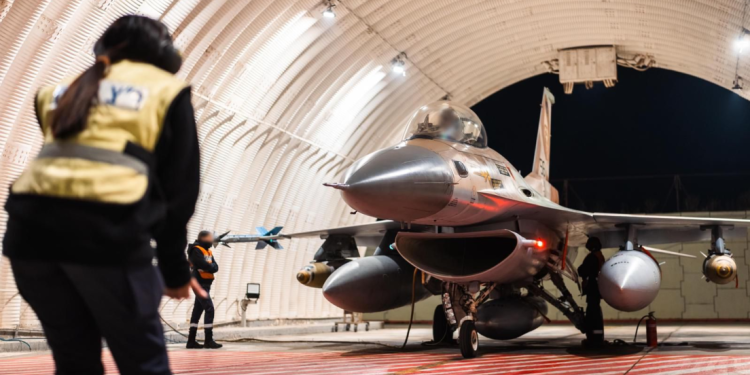 Israel «intensificará significativamente» los ataques contra Irán