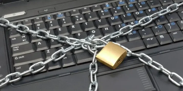 «Toma de posesión viral»: Cómo se silenció la disidencia en la era del Covid