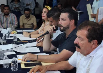 Respaldo tras la emergencia: Ayuntamiento apoyará a locatarios del mercado 5 de Diciembre