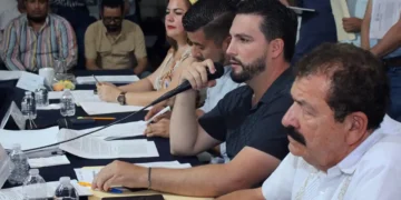 Respaldo tras la emergencia: Ayuntamiento apoyará a locatarios del mercado 5 de Diciembre