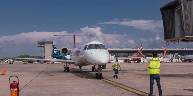 Se desploma tráfico aéreo internacional en Puerto Vallarta; caída alcanza hasta 32% Se desploma tráfico aéreo internacional en Puerto Vallarta; caída alcanza hasta 32%