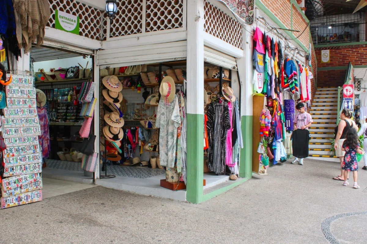 Mercados municipales de Puerto Vallarta, una opción fresca y tradicional este verano 1 imagen 2 3